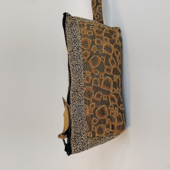 Clutch - Picture 3 of 4